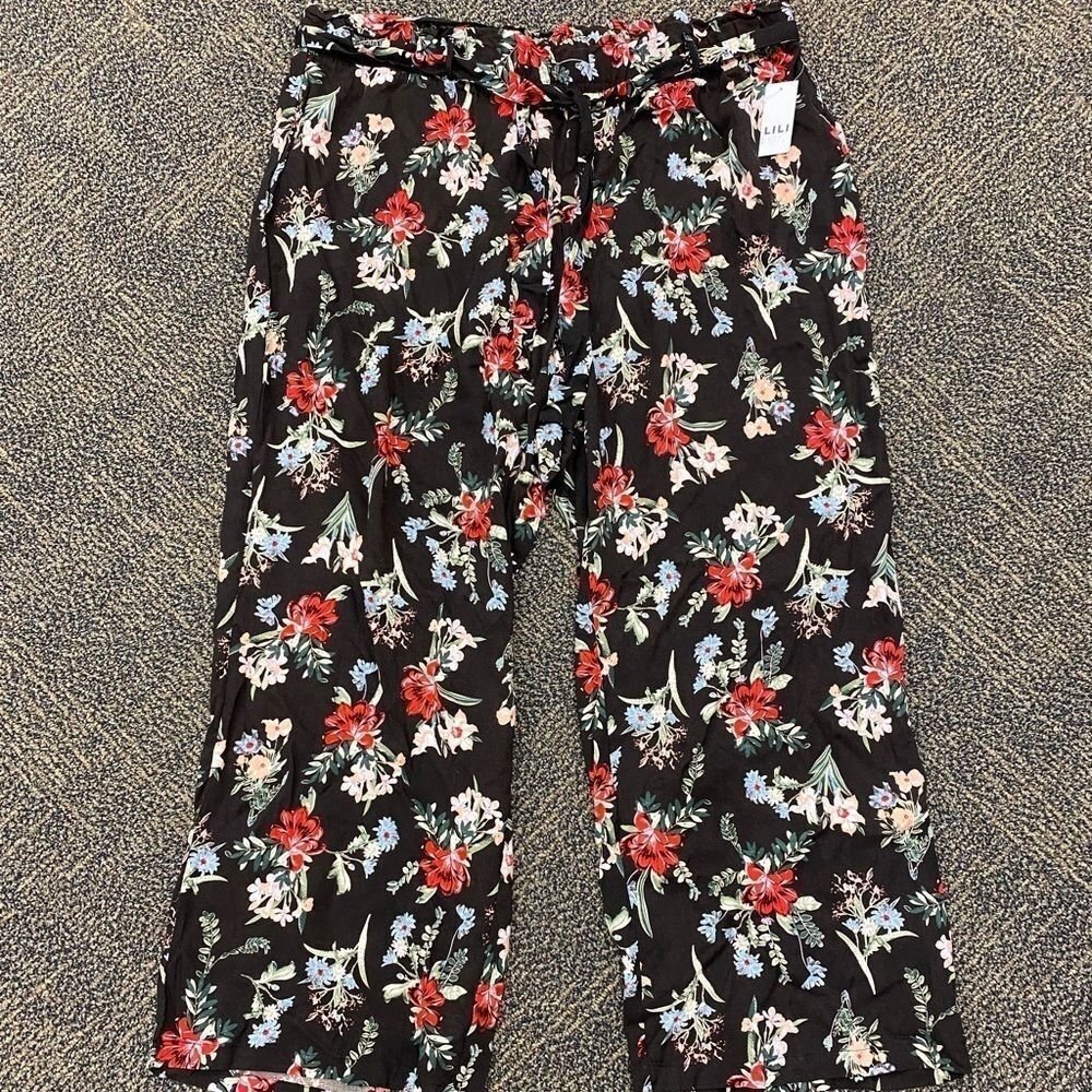 LILI Sports tie waist floral wide leg floral pants‎